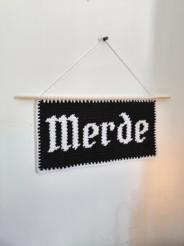 Tapisserie "M*rde" au Crochet - Produit fini