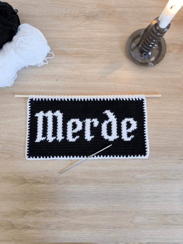 Tapisserie "M*rde" au Crochet - Produit fini