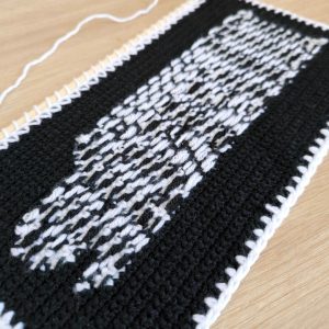 Tapisserie "M*rde" au Crochet - Produit fini – Image 4