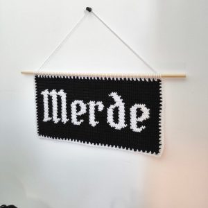 Tapisserie "M*rde" au Crochet - Produit fini – Image 7