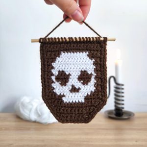 Mini Tapisserie Crâne au Crochet - Produits finis – Image 8