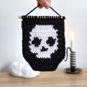 Mini Tapisserie Crâne au Crochet - Produits finis – Image 9