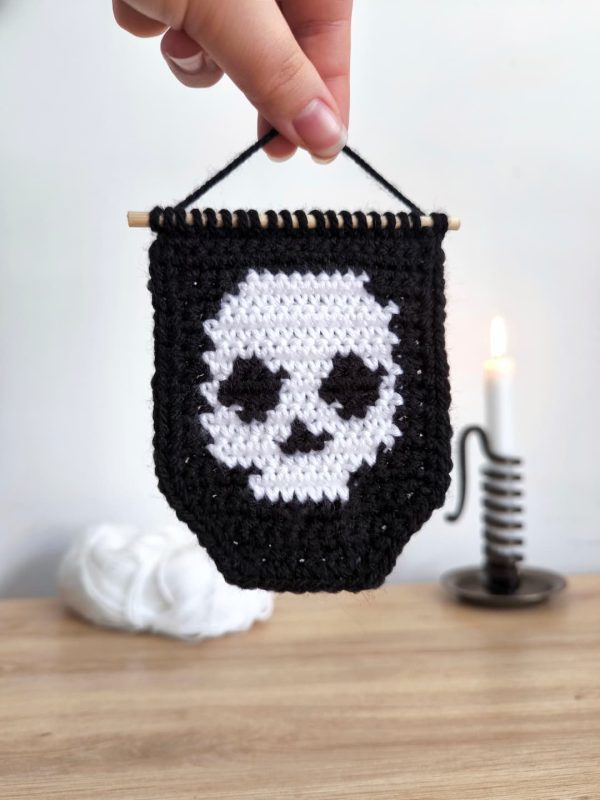Mini Tapisserie Crâne au Crochet - Produits finis