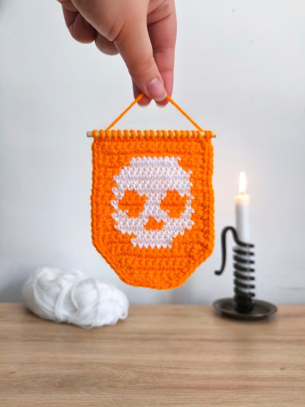 Mini Tapisserie Crâne au Crochet - Produits finis