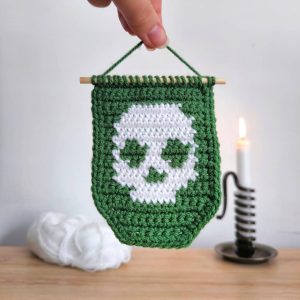 Mini Tapisserie Crâne au Crochet - Produits finis – Image 2