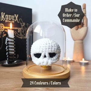 amigurumi crane sous cloche aux couleurs personnalisables
