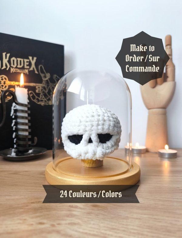 amigurumi crane sous cloche aux couleurs personnalisables