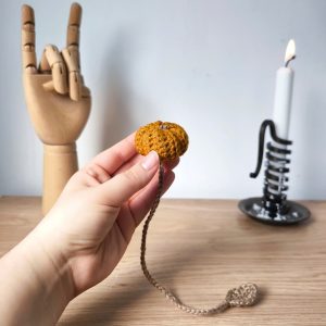 Marque-page citrouille au crochet - Sur commande – Image 7