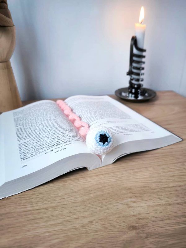 Marque-page œil au crochet - Produit fini