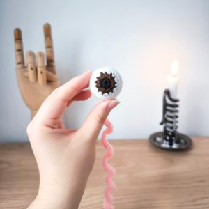 Marque-page œil au crochet - Produit fini – Image 6