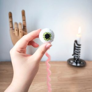Marque-page œil au crochet - Produit fini – Image 2