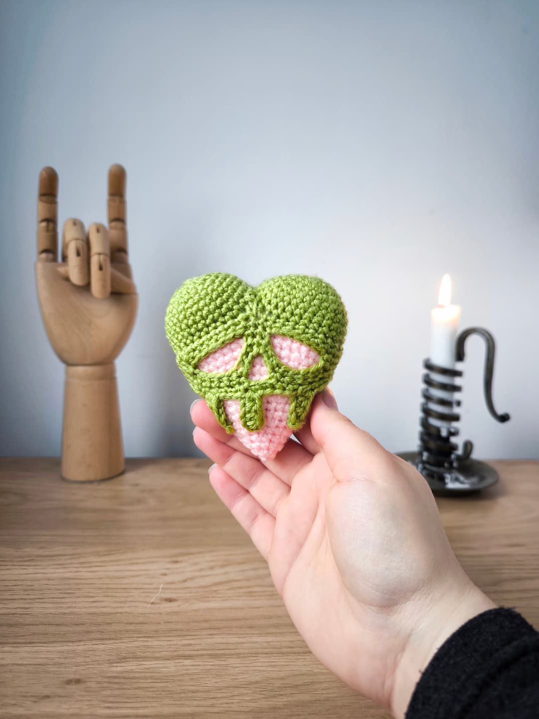Porte-clé Cœur Empoisonné en Crochet | Couleurs personnalisables – Image 3
