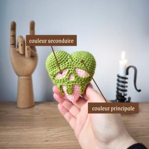 Porte-clé Cœur Empoisonné en Crochet | Couleurs personnalisables – Image 6