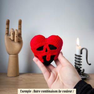 Porte-clé Cœur Empoisonné en Crochet | Couleurs personnalisables – Image 8