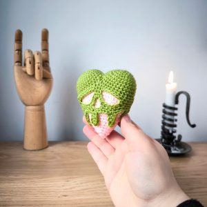 Porte-clé Cœur Empoisonné en Crochet | Couleurs personnalisables – Image 2