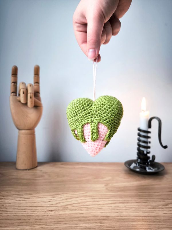 Porte-clé Cœur Empoisonné en Crochet | Couleurs personnalisables