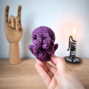 Mini Cthulhu sous Cloche Prune et Paillettes | Produit exclusif – Image 3