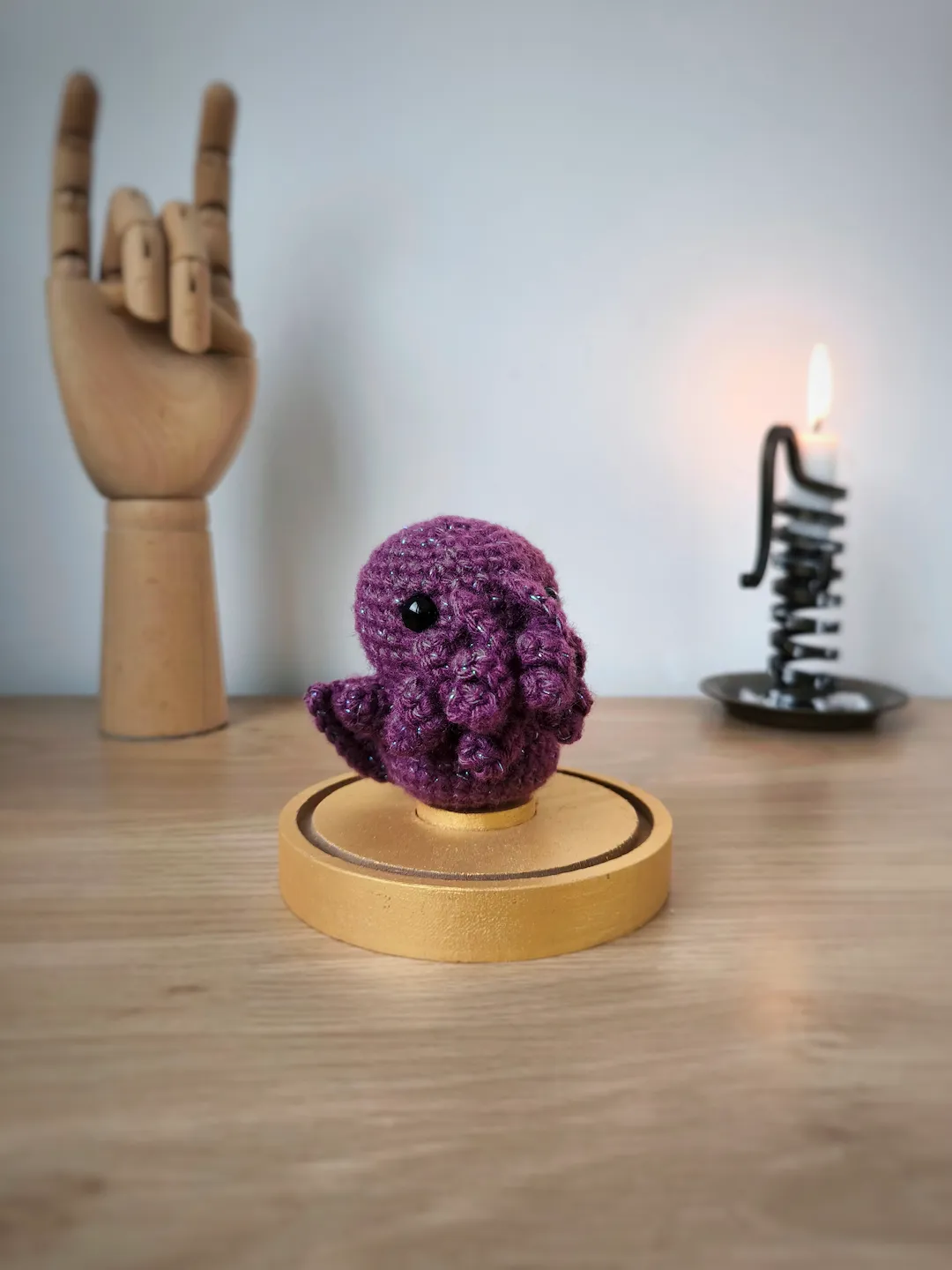 Mini Cthulhu sous Cloche Prune et Paillettes | Produit exclusif – Image 2